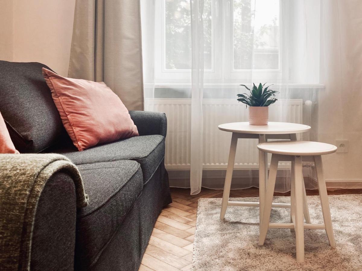 Beautiful Apartment With Two Rooms, Cracow Old Town คราคูฟ ภายนอก รูปภาพ