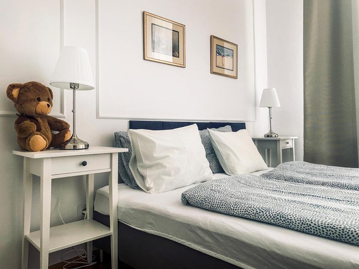 Beautiful Apartment With Two Rooms, Cracow Old Town คราคูฟ ภายนอก รูปภาพ