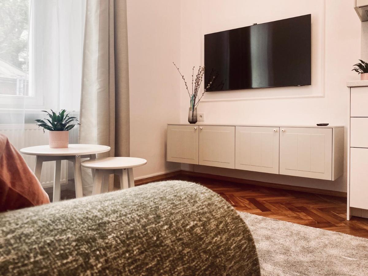Beautiful Apartment With Two Rooms, Cracow Old Town คราคูฟ ภายนอก รูปภาพ