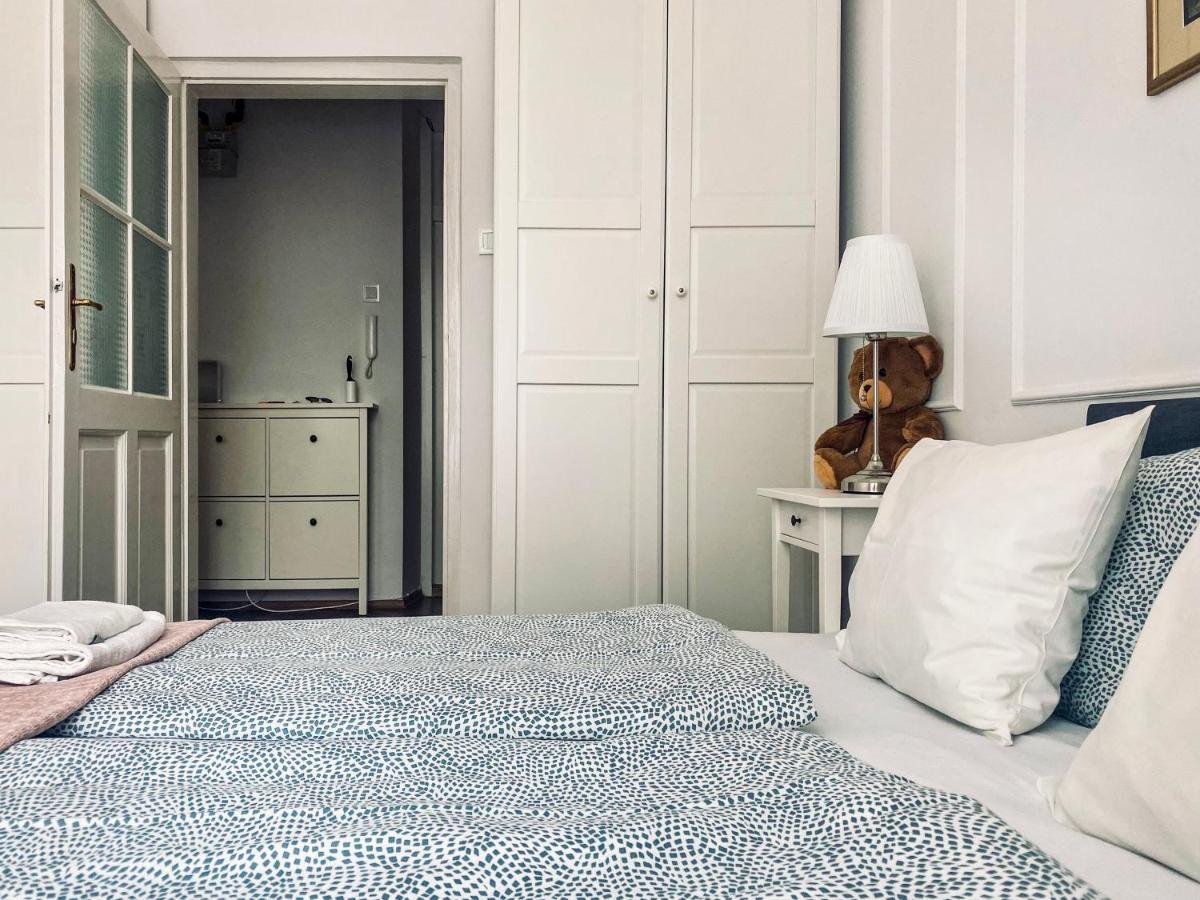 Beautiful Apartment With Two Rooms, Cracow Old Town คราคูฟ ภายนอก รูปภาพ